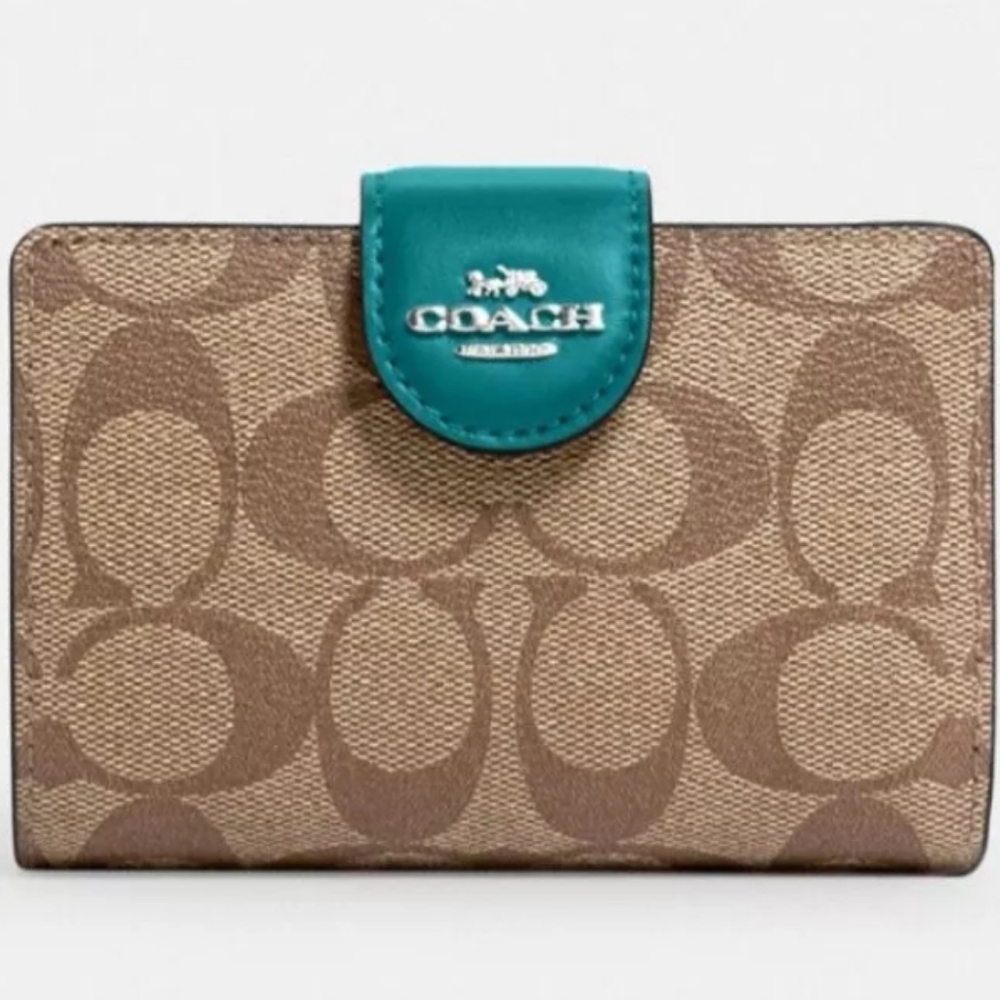 Coach Corner Zip Wallet NWT